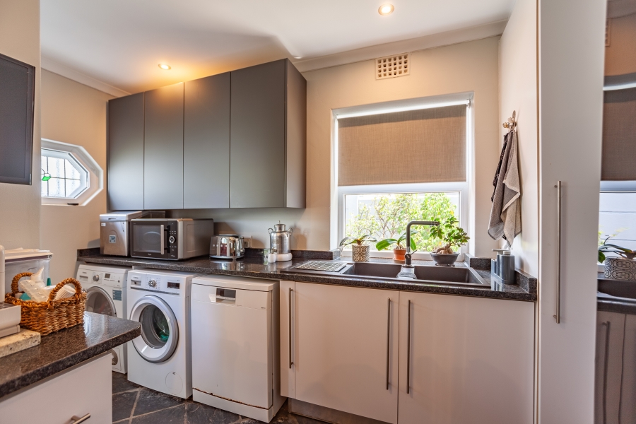 3 Bedroom Property for Sale in Woodstock Western Cape